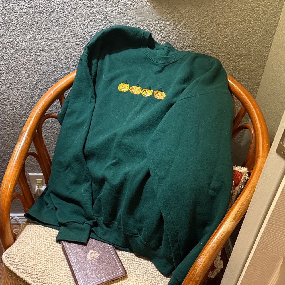 Embroidered pumpkin crewneck